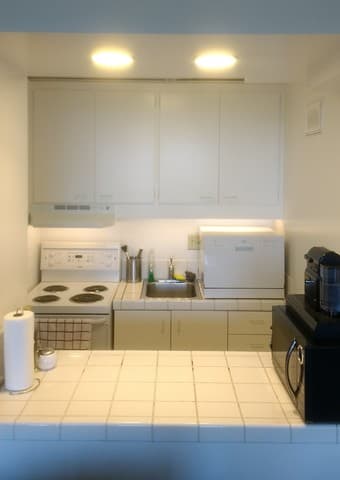 1 BR Apartment on-campus at Stanford University, 8th floor 4