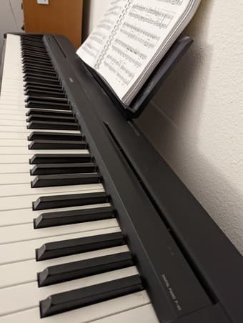Yamaha p-45 two years old , 88 keyboard electric piano for sale 1