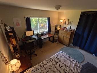 Short-term Room Rental (December!) in Spacious House 1