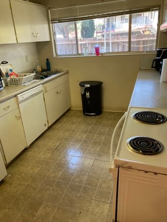 Bedroom Available in 3br/2ba Mountain View Apartment 2