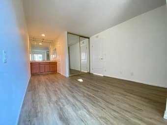 Spacious top floor 3-BR condo near downtown Redwood City 3