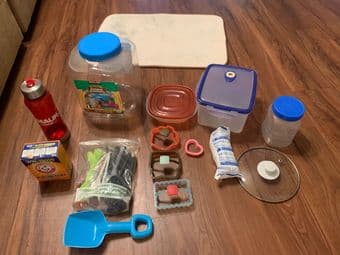 Assorted kitchen items 1