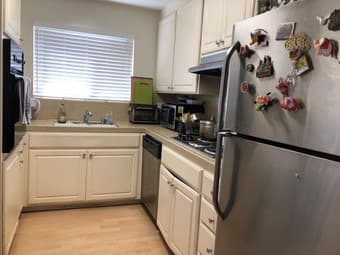 $880! One bed of a twin-bedded master room at North Downtown Palo Alto 4