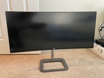 LG UltraWide 34' 21:9 Curved Monitor 1