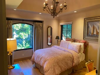 8-min Bike from Campus: Immaculate Room in House 1