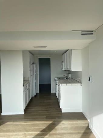 Master bedrooom+bathroom with A/C and heating at edge of campus 1