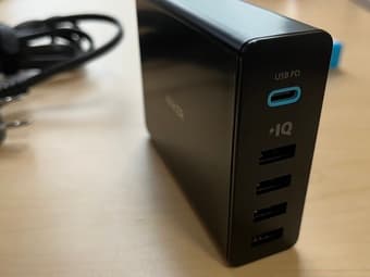 Anker USB-C 60W + 4 USB-A Wall Charger 3