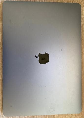 13-inch MacBook Pro with Touch Bar 2