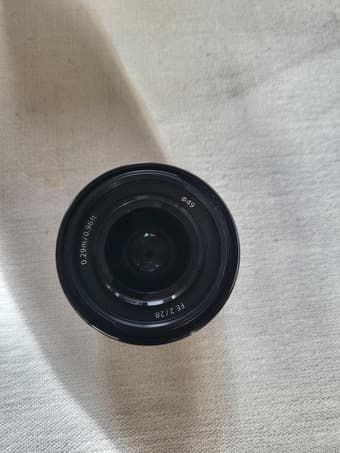 Sony FE 28 F2 2