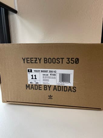 Yeezy Boost 350 v2 Beluga Reflective Size US 11 Mens 2