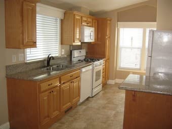 PRIVATE ROOM AVAILABLE IMMEDIATELY 2