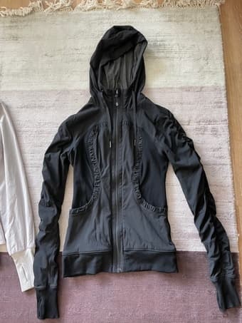 Lululemon women jackets size 2-4 2