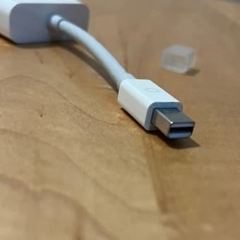 Apple Mini Display Port to VGA adapter 3