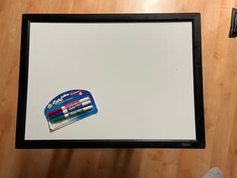Free whiteboard with expo markers 1
