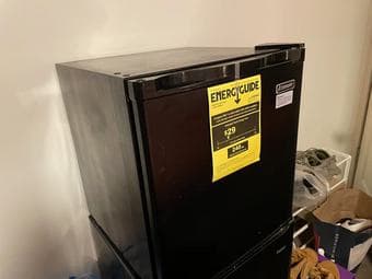 Refrigerator in great condition 1