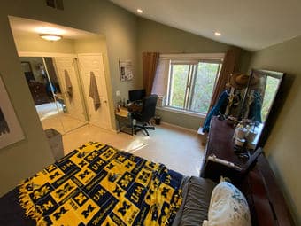 [Female Only] Large Room with Private Bath in a Beautiful RWC House 2