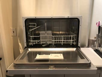 SPT countertop dishwasher 2