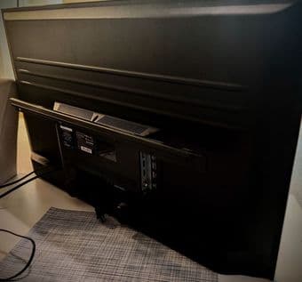 Insignia 39-Inch Class LED HD TV 2