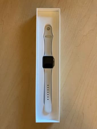 Apple Watch 3 - Like New 1