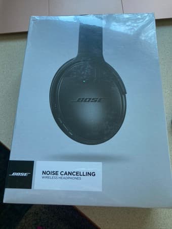 Bose Headphones - Quiet Comfort 35 II 1