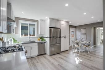 3 Bed / 2 Ba Duplex in RWC with Cleaners! 3