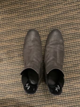 [For Sale] Almost brand new Thursday Chelsea Boots (M, size 9.5) 1