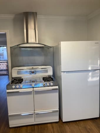 West side, (Redwood Ave & Valota), 2bed/1ba house $2,995/mo 2
