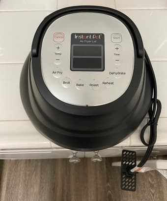 Instant Pot Duo Nova 6qt with accessories + Instant Pot Air Fryer lid 2