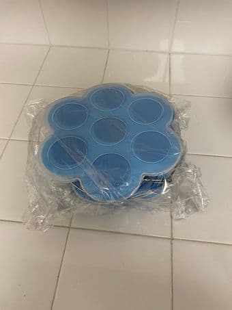 Instant Pot Duo Nova 6qt with accessories + Instant Pot Air Fryer lid 4