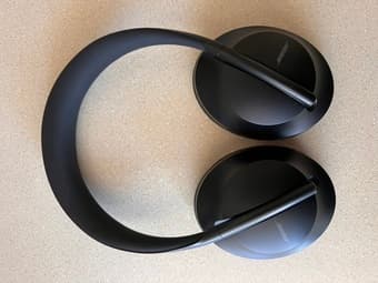 Almost new Bose 700 Noise-Cancelling Headphone 1