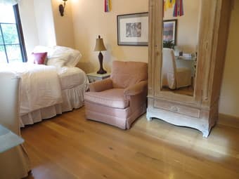 Immaculate Room: 8 Min Bike ride from Campus 2
