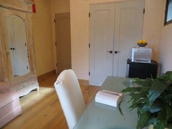 Immaculate Room: 8 Min Bike ride from Campus 4