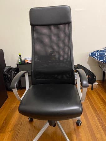 Monitor, Table and Office Chair for Sale 3