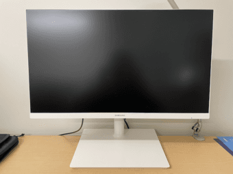 SAMSUNG QHD 24 inch monitor 1