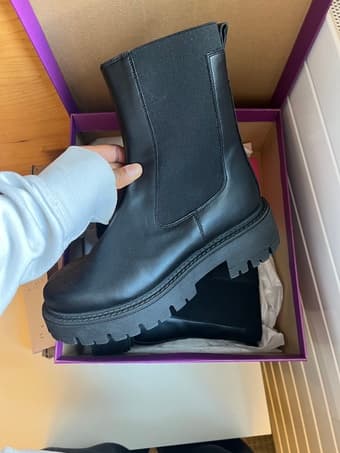 new in box vegan leather Chelsea boots size EU 41 (US 10) 1