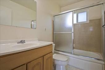 Spacious 1B1B Cal Ave station near campus 3