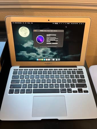 2015 MacBook Air 11" (Core i7, 8GB RAM, 256GB SSD) 1