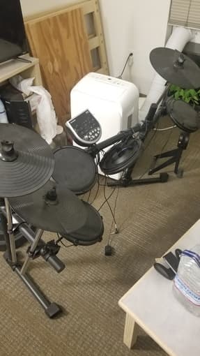 Alesis DM6 Electric drumset - $50 1