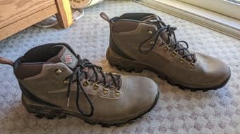 Hiking boots, size 12 (33% of the amazon price!) 2
