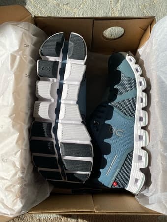 2 pairs On Cloud (M10, W7) 2