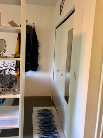 Beautiful studio April 11-May 26 on campus 4