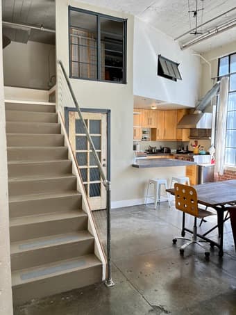 Fully Furnished 2 Bed/1 Bath Loft Condo - Emeryville 2