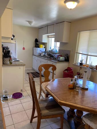 Room for rent in a 4bd/2 bath apartment in East Palo Alto! 4