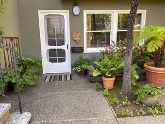 Spacious 1BD/1B unfurnished flat 1