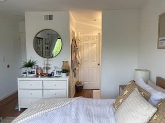 1 bedroom in a 2 bedroom sublet available from mid-june to mid-septemb 2