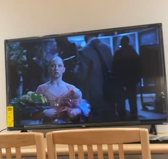 TCL 50" Class 4-Series 4K UHD HDR Roku Smart TV 2