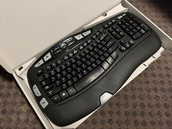 Logitech K350 Wireless Wave Keyboard 1