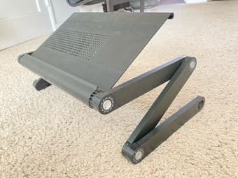 Adjustable laptop stand 2