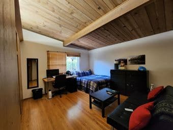 Huge 180 sqft. room near downtown Palo Alto (flexible July 1 move in) 1