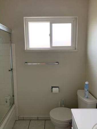 [June-July] bed + private bath in downtown Menlo Park with parking! 1